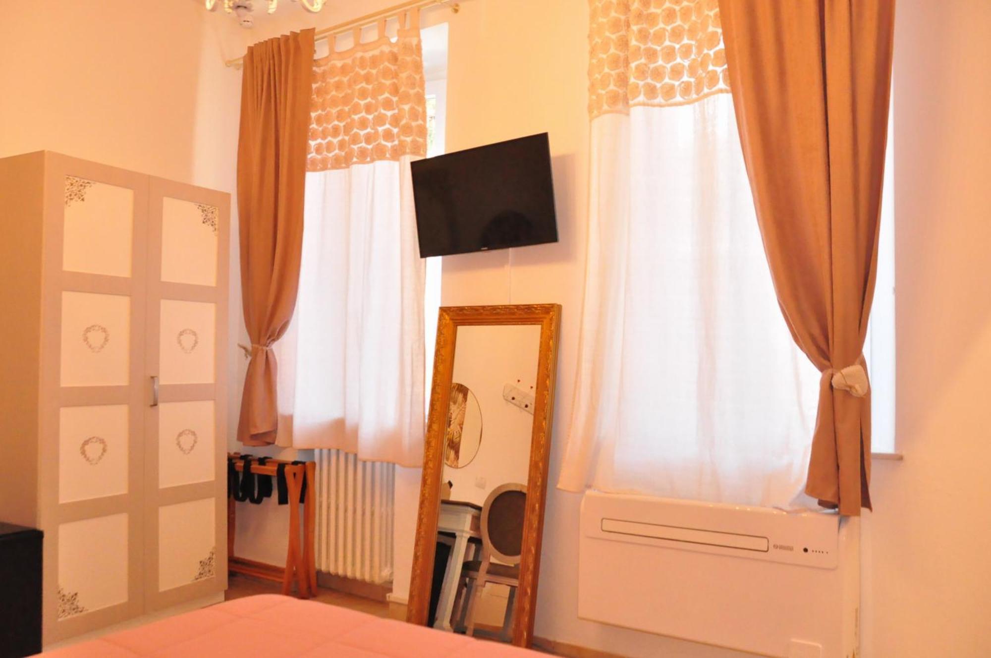 B&B Le Camere Di Livia Siena Dış mekan fotoğraf